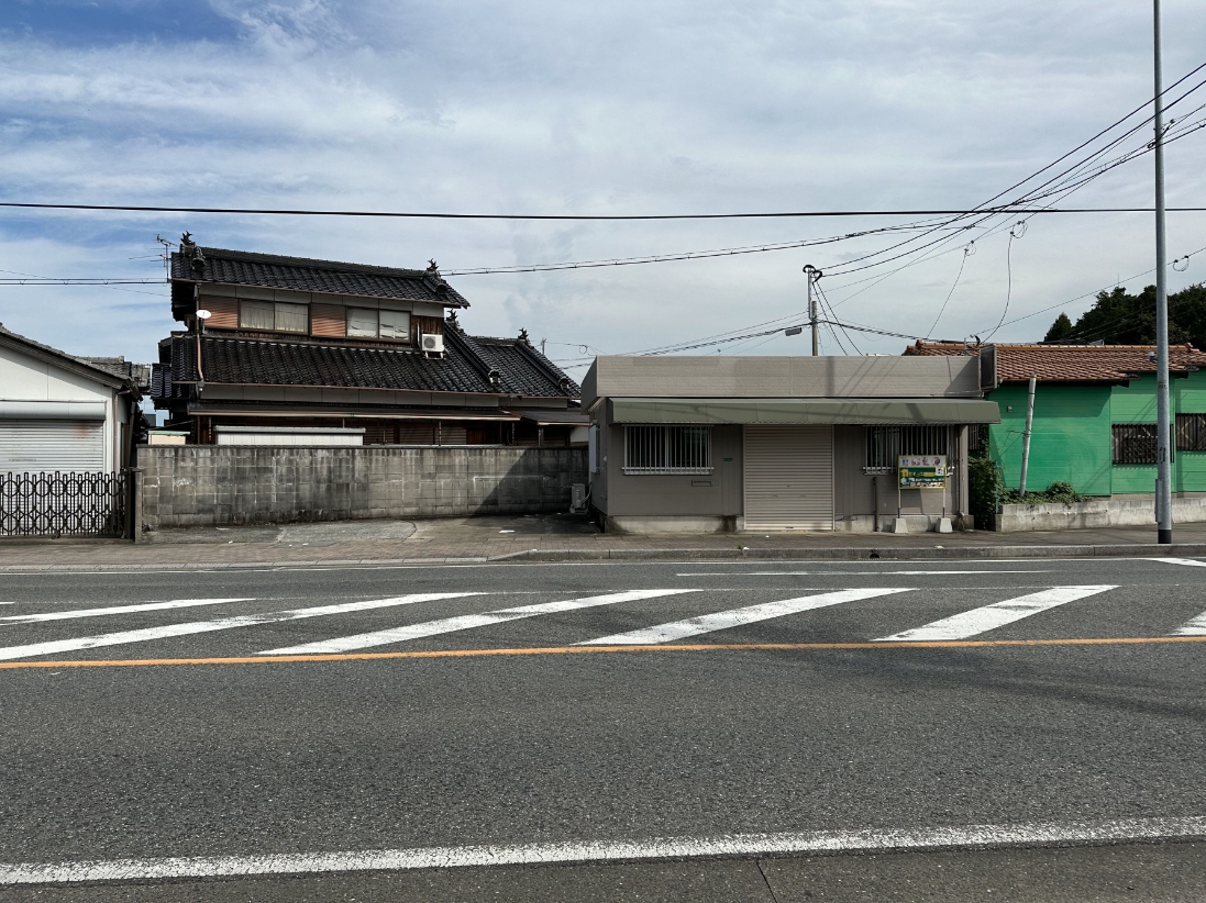 福岡県中間市岩瀬西町【店舗】